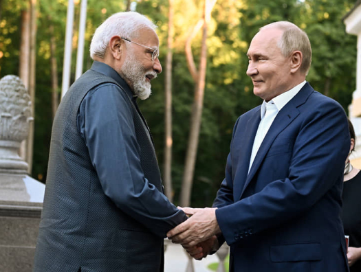Россия будет дружить и с Индией... против Китая